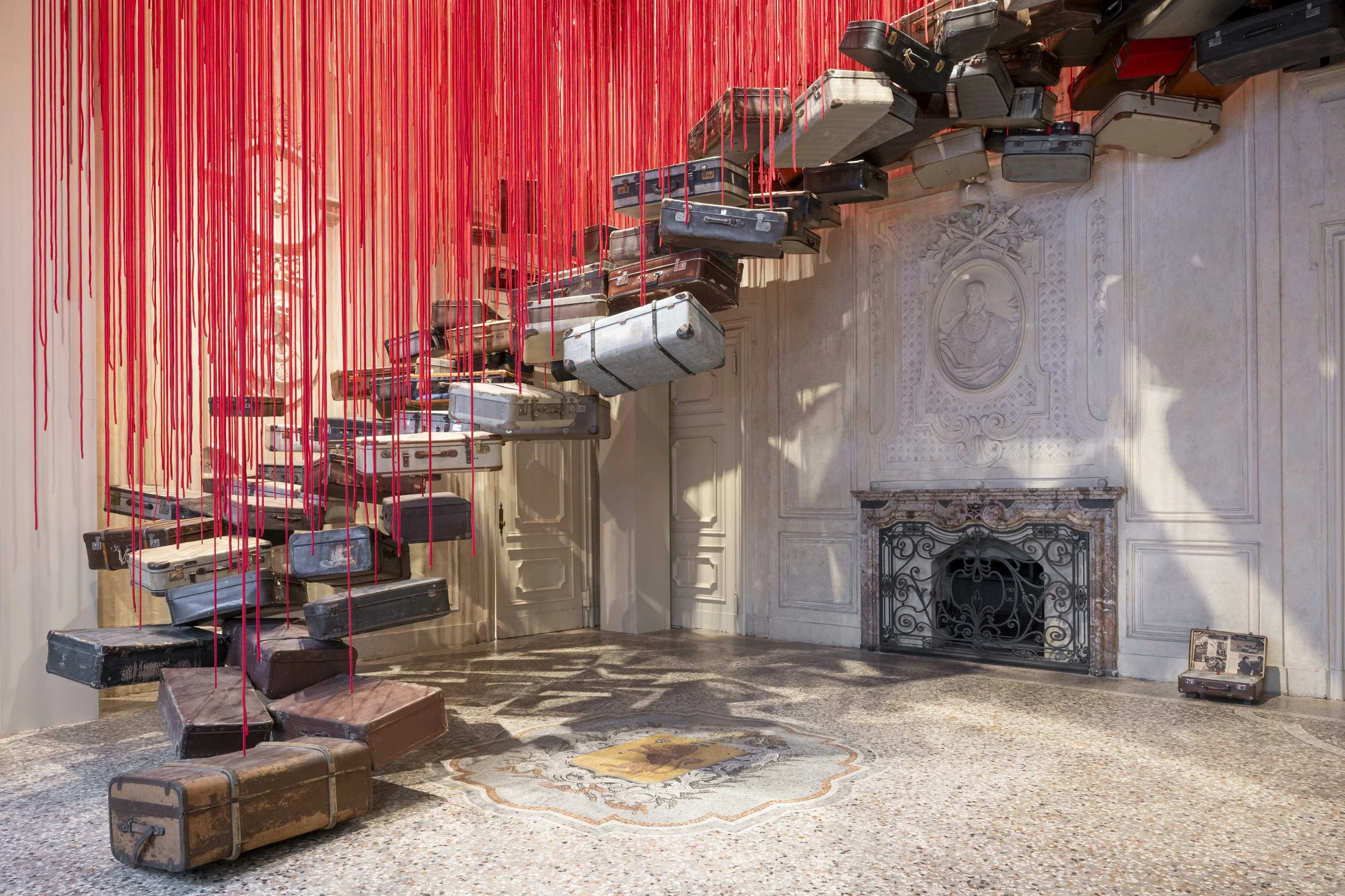 塩田千春　Chiharu Shiota CHIHARU SHIOTA–塩田千春